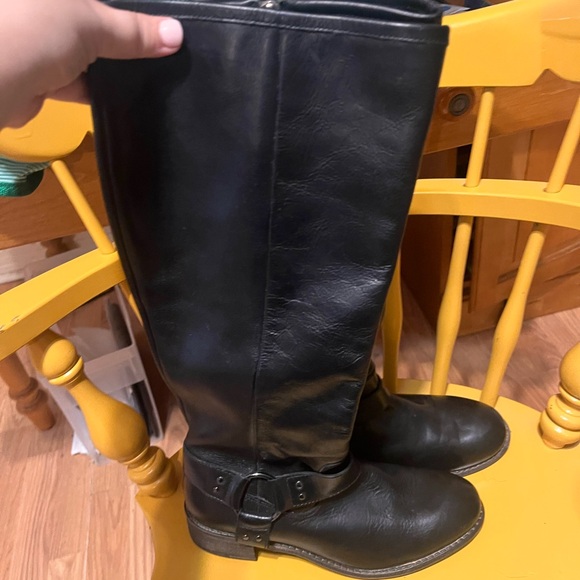 Black Leather Knee-High Boots - Picture 3 of 8